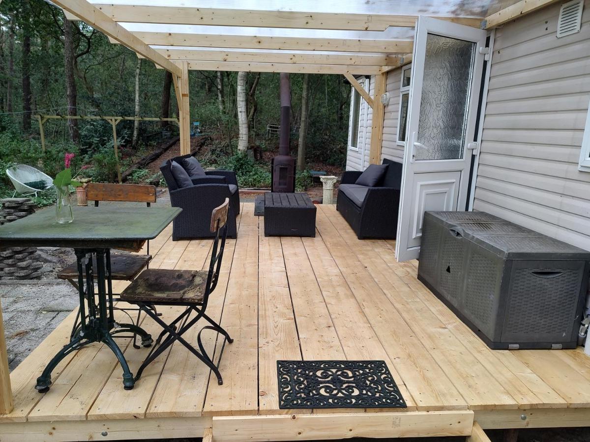 Chalet Met Veranda Aan Bosrand Vledder Exterior foto