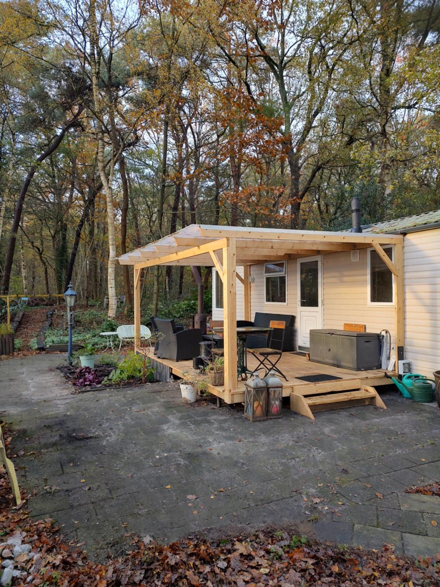 Chalet Met Veranda Aan Bosrand Vledder Exterior foto